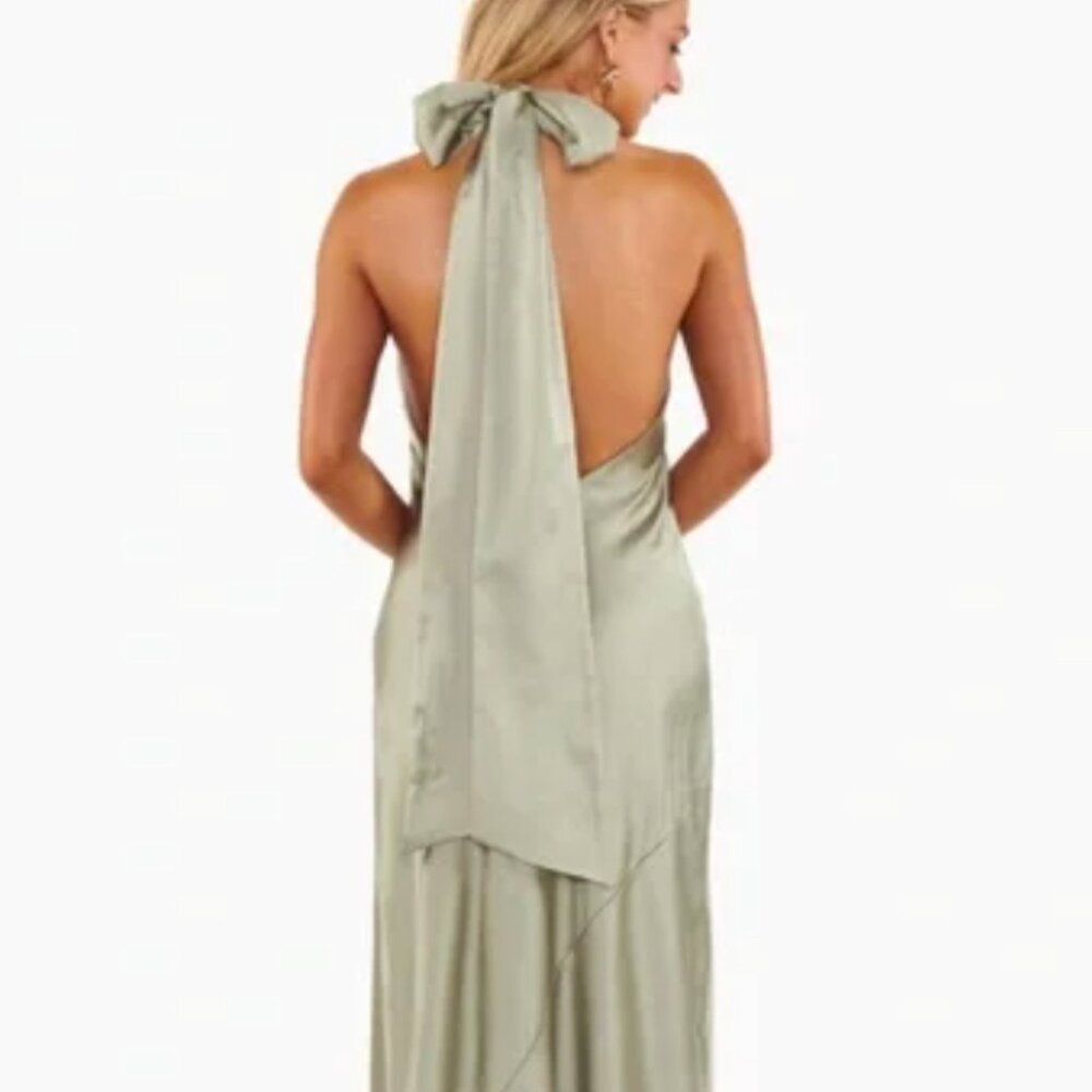 🍀 Show Me Your MuMu Sage Green Dress! - Picture 2 of 7